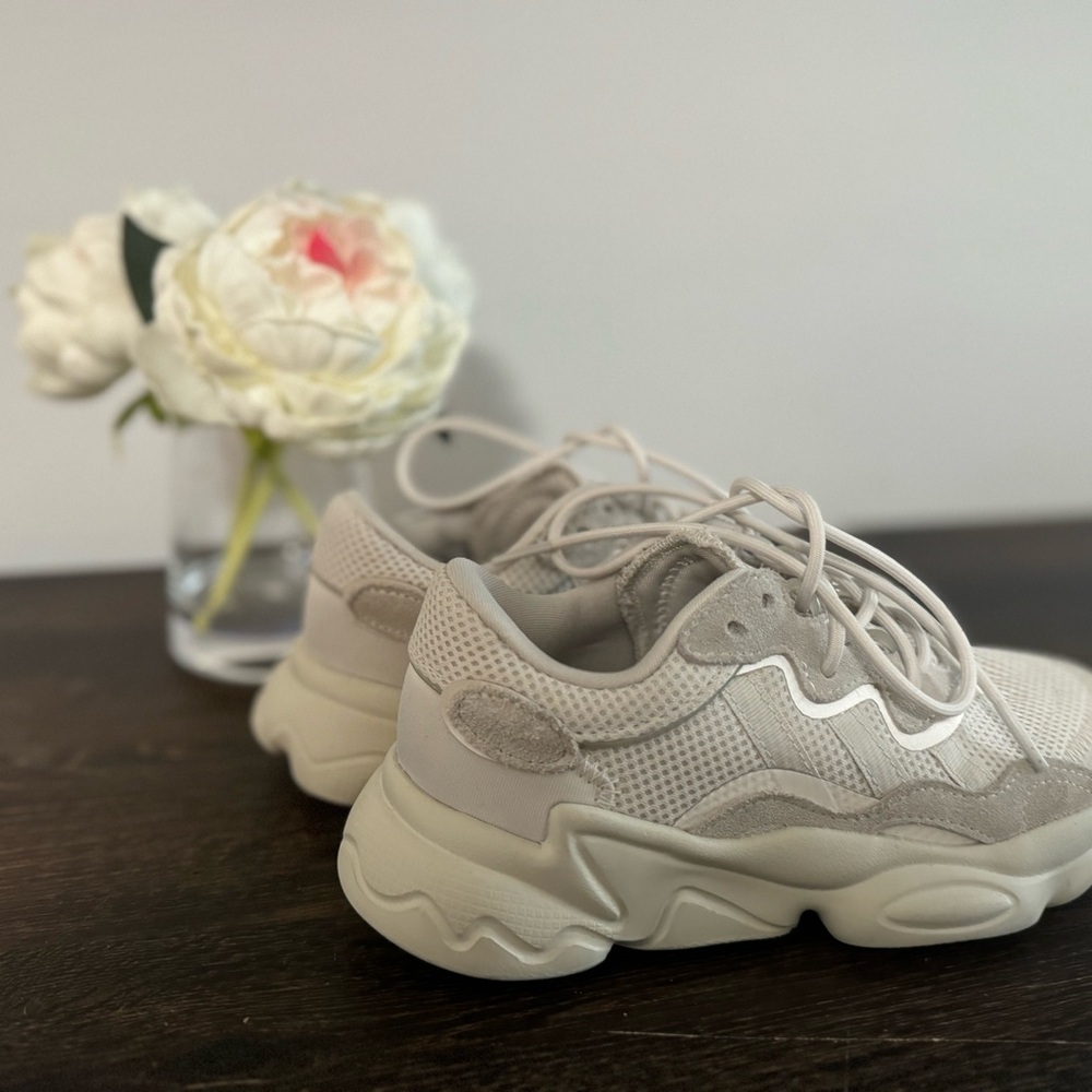 Girls Cream Sneakers